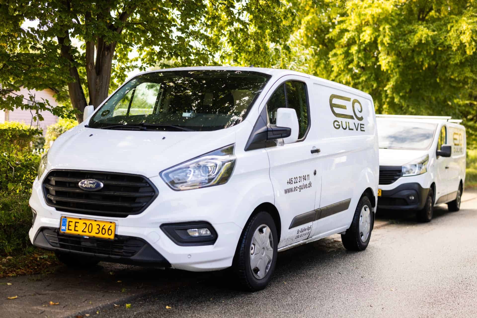 Holdbarhed og vedligeholdelse: Vinylgulv vs. Fliser på badeværelset